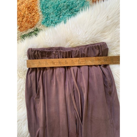 Lululemon cropped jogger - Picture 6 of 10